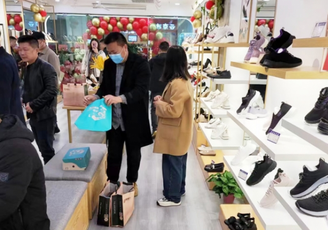 實(shí)體鞋店的鞋子利潤多大才賺錢？